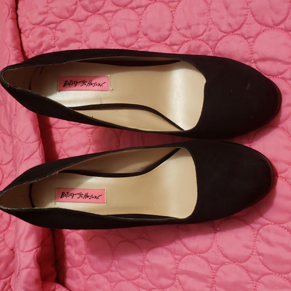 Betsey Johnson Black Velvet heels - Picture 4 of 9
